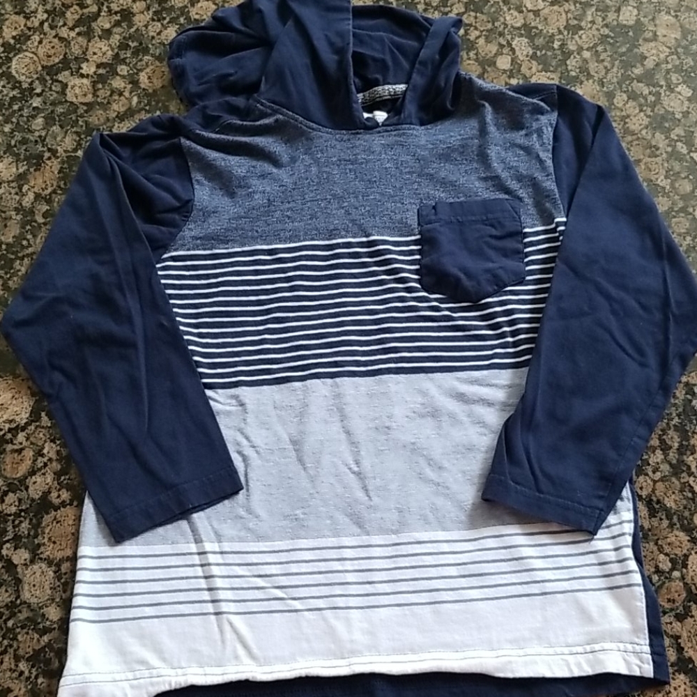 4/$25 Boys Distortion hooded shirt S